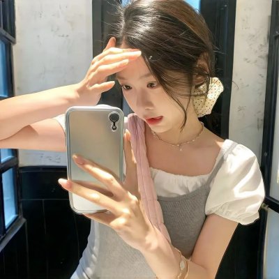 与鹦鹉同住
